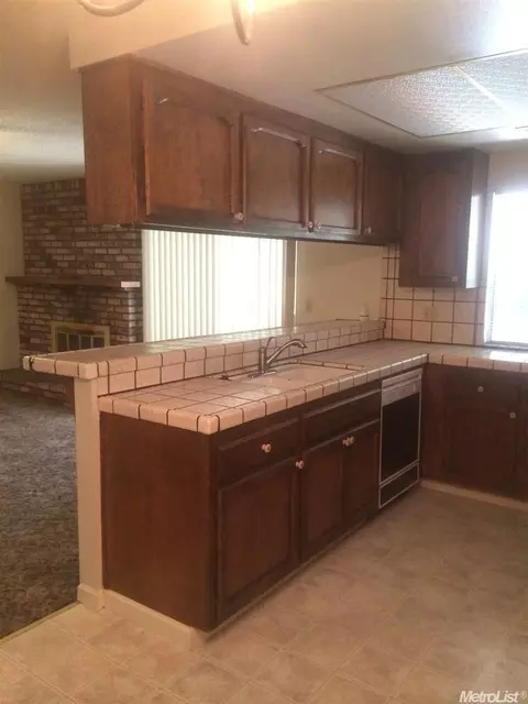 1432 Silverado Dr, Modesto, CA 95356 photo 3