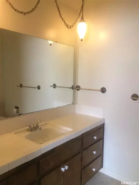 1432 Silverado Dr, Modesto, CA 95356 photo 5