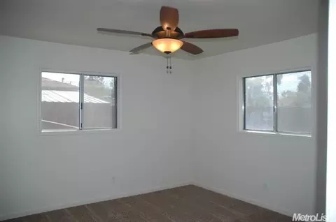 2304 Viola St, Modesto, CA 95354 photo 9