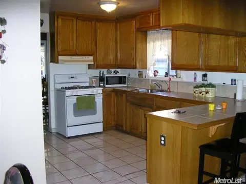 1534 Olson, Gustine, CA 95322 photo 4