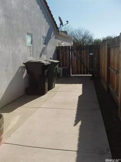 209 Rector Ln, Modesto, CA 95357 photo 18