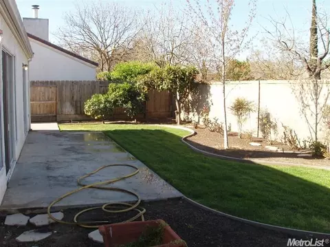 209 Rector Ln, Modesto, CA 95357 photo 2