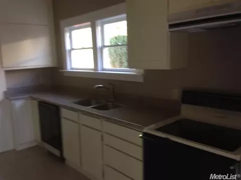 137 E 6th St, Tracy, CA 95376 photo 3