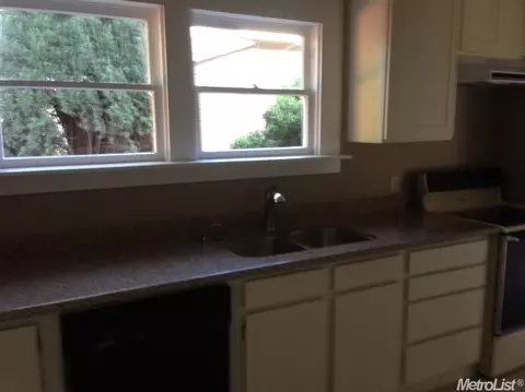 137 E 6th St, Tracy, CA 95376 photo 5