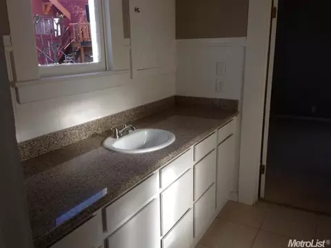 137 E 6th St, Tracy, CA 95376 photo 7