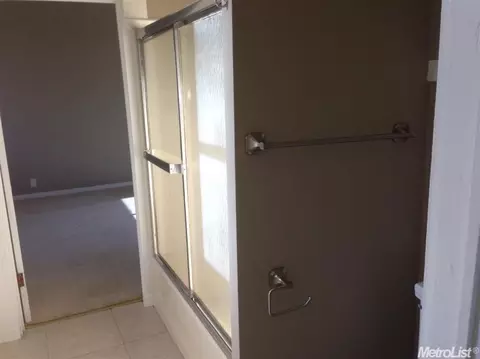 137 E 6th St, Tracy, CA 95376 photo 8