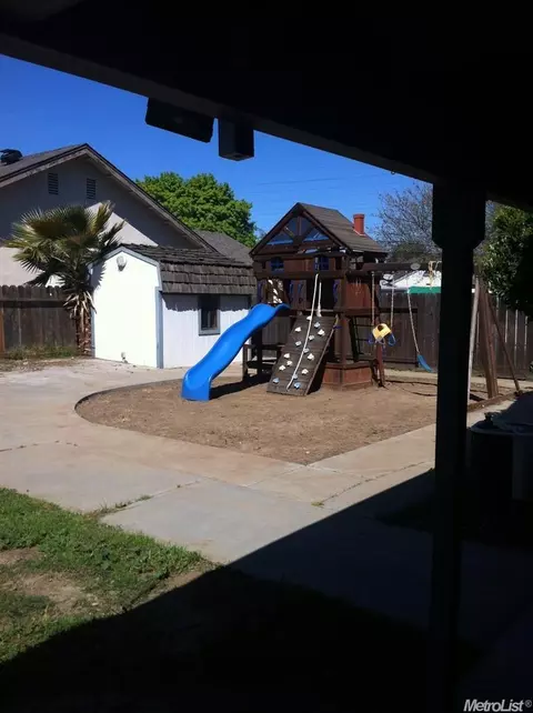3841 Semallon Dr, Modesto, CA 95356 photo 9