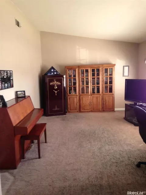 1206 Windsor Pl, Manteca, CA 95336 photo 9