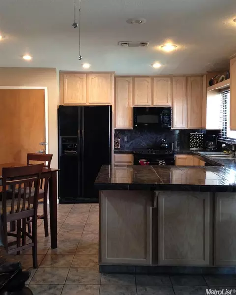 1206 Windsor Pl, Manteca, CA 95336 photo 13