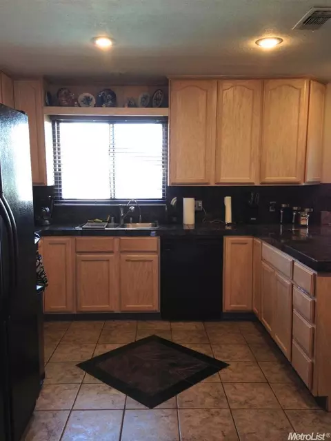 1206 Windsor Pl, Manteca, CA 95336 photo 11