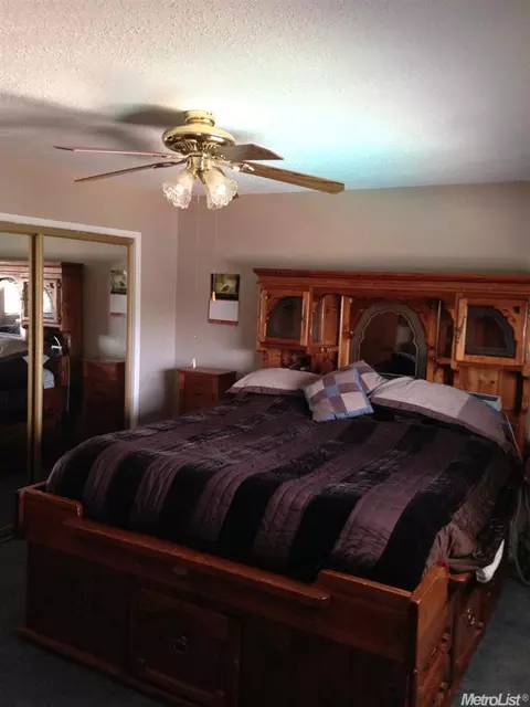 1206 Windsor Pl, Manteca, CA 95336 photo 2