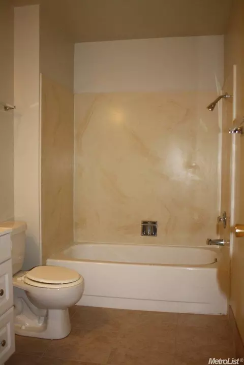719 Brandywine Dr, Lodi, CA 95240 photo 8