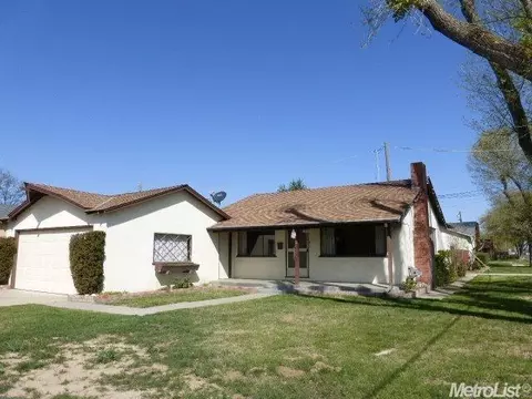 1301 Edith Dr, Gustine, CA 95322 photo 1