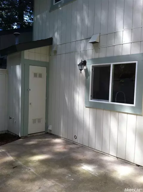 427 Sutton Pl, Auburn, CA 95603 photo 2