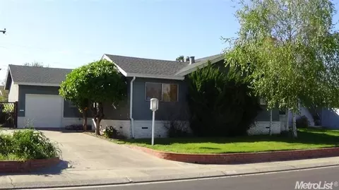 325 Roosevelt Ave, Manteca, CA 95336 photo 1