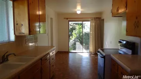 325 Roosevelt Ave, Manteca, CA 95336 photo 8