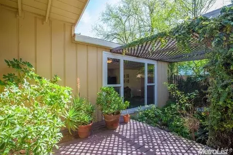 1228 Eureka Ave, Davis, CA 95616 photo 3
