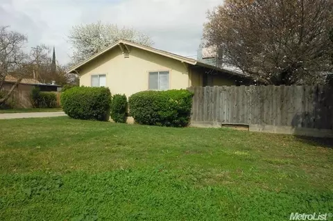 1605 Couchman Ln, Modesto, CA 95355 photo 3