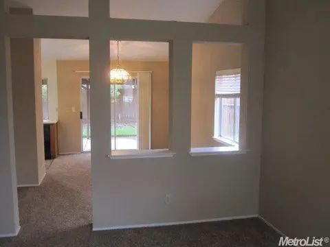 28 Regina Dr, Tracy, CA 95376 photo 3