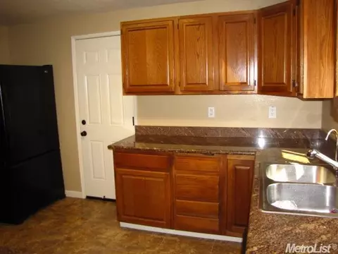 865 Thomsen, Lathrop, CA 95330 photo 4