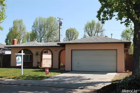 2404 Apache Ln, Modesto, CA 95350 photo 2