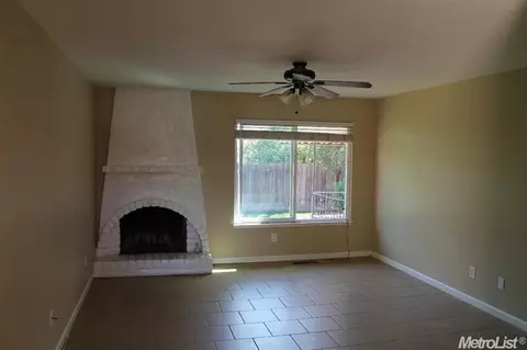 2404 Apache Ln, Modesto, CA 95350 photo 9