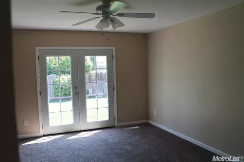 2404 Apache Ln, Modesto, CA 95350 photo 8