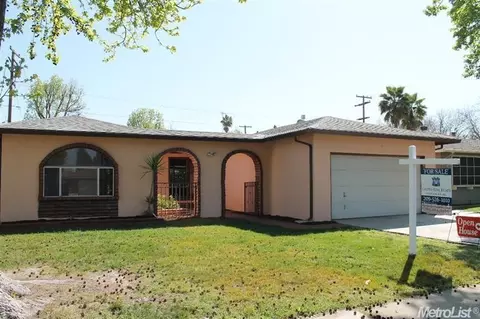 2404 Apache Ln, Modesto, CA 95350 photo 1