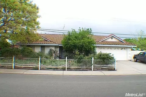 1324 Crater Ave, Modesto, CA 95351 photo 1