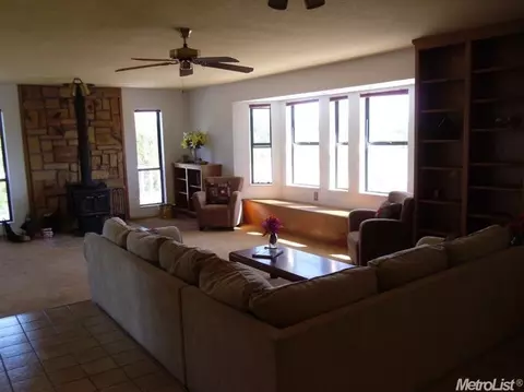 3970 Lakeview Dr, Placerville, CA 95667 photo 4