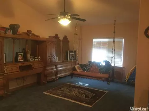 34 East Loop, Madera, CA 93637 photo 2