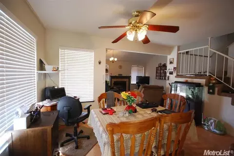 829 Champagne Ln, Modesto, CA 95351 photo 11