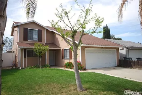 829 Champagne Ln, Modesto, CA 95351 photo 1