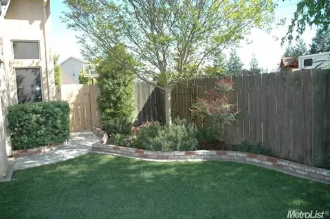 408 N Walnut Ave, Manteca, CA 95336 photo 2