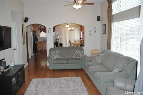 408 N Walnut Ave, Manteca, CA 95336 photo 3