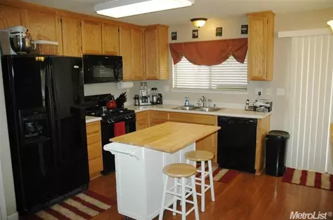 408 N Walnut Ave, Manteca, CA 95336 photo 4