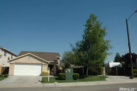 408 N Walnut Ave, Manteca, CA 95336 photo 1