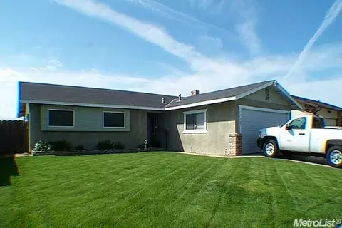 1749 Darwin Ave, Ceres, CA 95307 photo 1