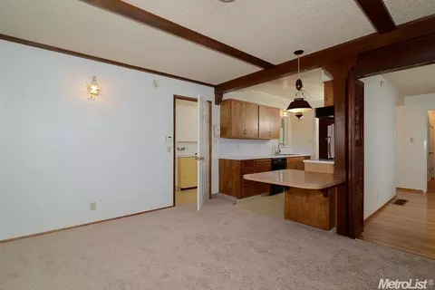 4900 Gibbons Dr, Carmichael, CA 95608 photo 2