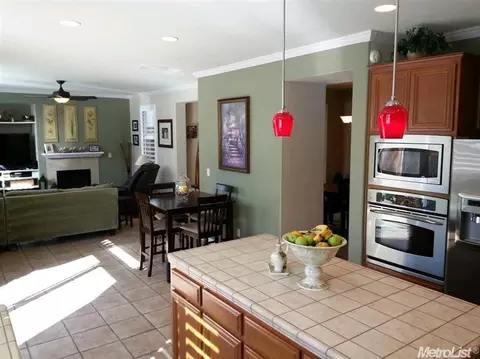 1537 Sturm Dr, Modesto, CA 95355 photo 3