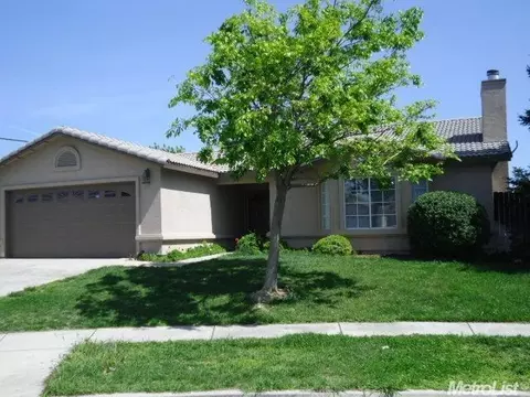 302 Ian Ct, Merced, CA 95341 photo 2