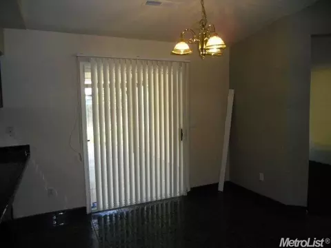 302 Ian Ct, Merced, CA 95341 photo 5