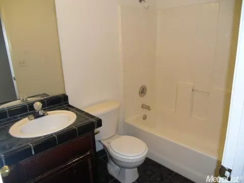 302 Ian Ct, Merced, CA 95341 photo 9