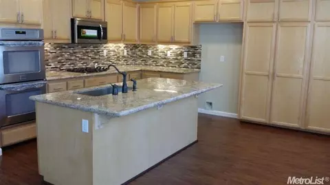2268 Golden Leaf Ln, Tracy, CA 95377 photo 4