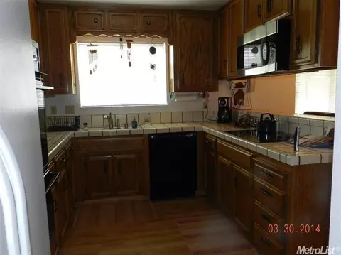 1425 Palmdale, Modesto, CA 95355 photo 5