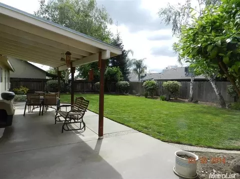 1425 Palmdale, Modesto, CA 95355 photo 2