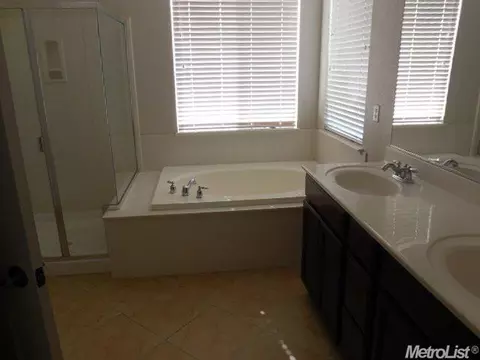 577 Ashwood Ln, Patterson, CA 95363 photo 5