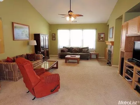 1805 Lifetime Dr, Modesto, CA 95355 photo 4