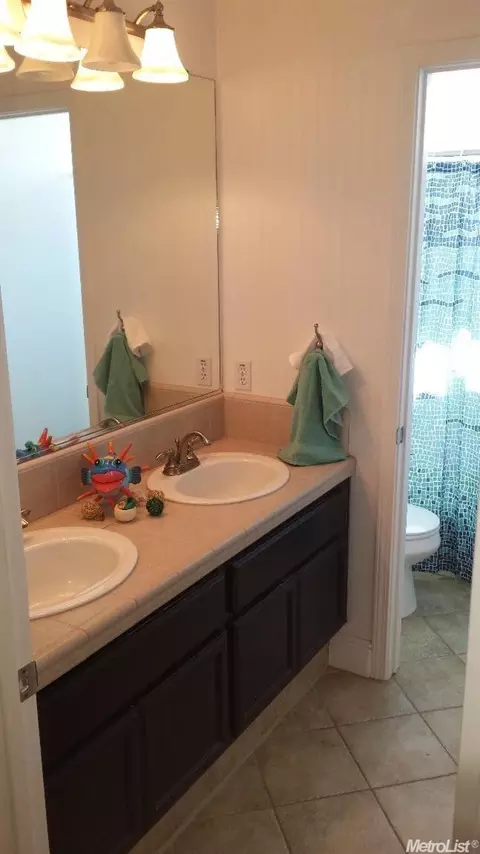 807 Eucalyptus Ct, Lodi, CA 95242 photo 3