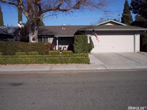 321 Stanislaus St, Lodi, CA 95240 photo 1